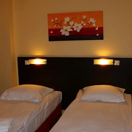 Amicus Zoliborz Bed and Breakfast